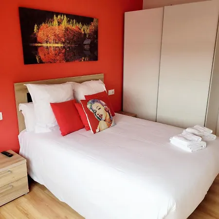 Amplio Piso Luminoso Cerca Del Camino Y Catedral C3 * Santiago de Compostela