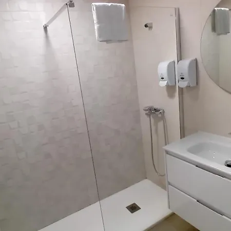 Amplio Piso Luminoso Cerca Del Camino Y Catedral C3 * Santiago de Compostela