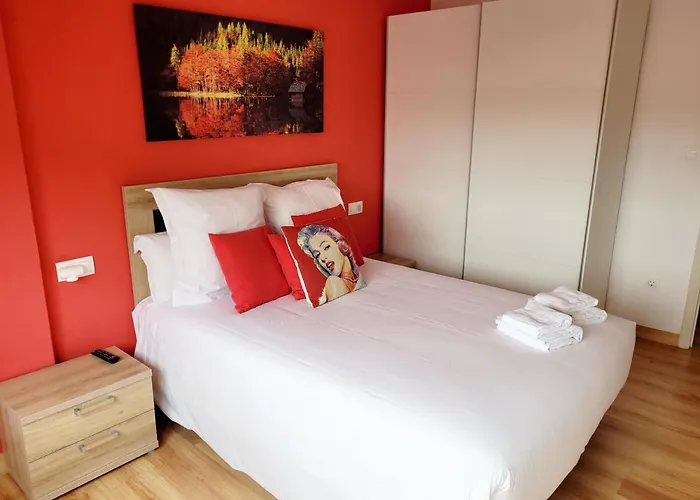 Amplio Piso Luminoso Cerca Del Camino Y Catedral C3 * Santiago de Compostela