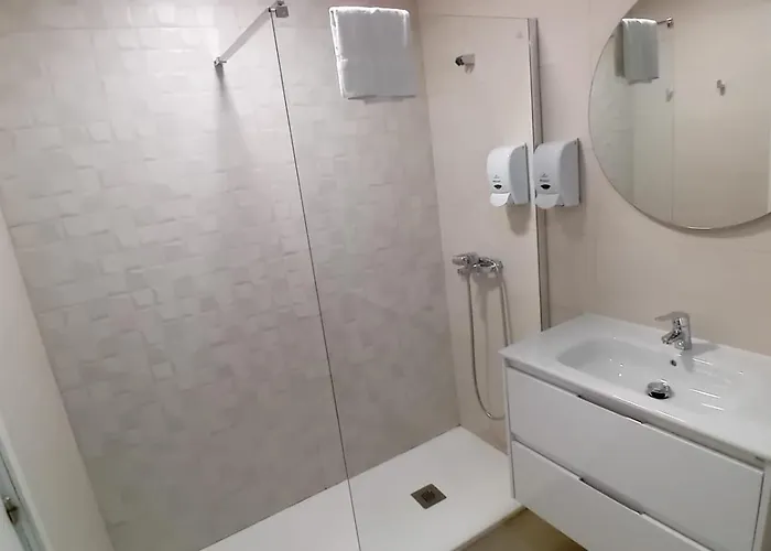 Amplio Piso Luminoso Cerca Del Camino Y Catedral C3 * Santiago de Compostela